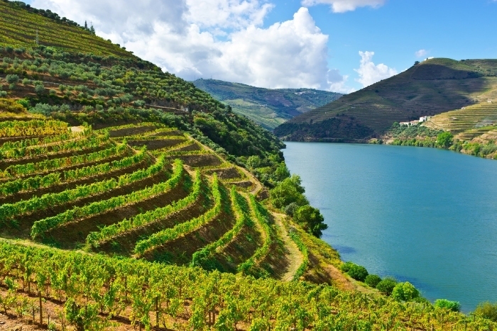 Imagem da notícia: - 5 destinos portugueses para visitar nas próximas férias
