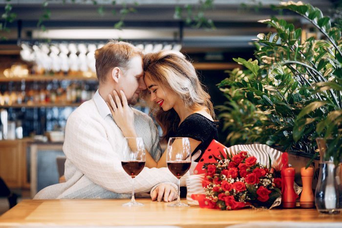 Imagem da notícia: - Jantar romântico no Dia dos Namorados? Dicas para decorar a mesa